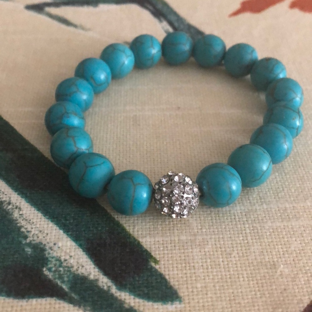 Turquoise bracelet with diamond bead